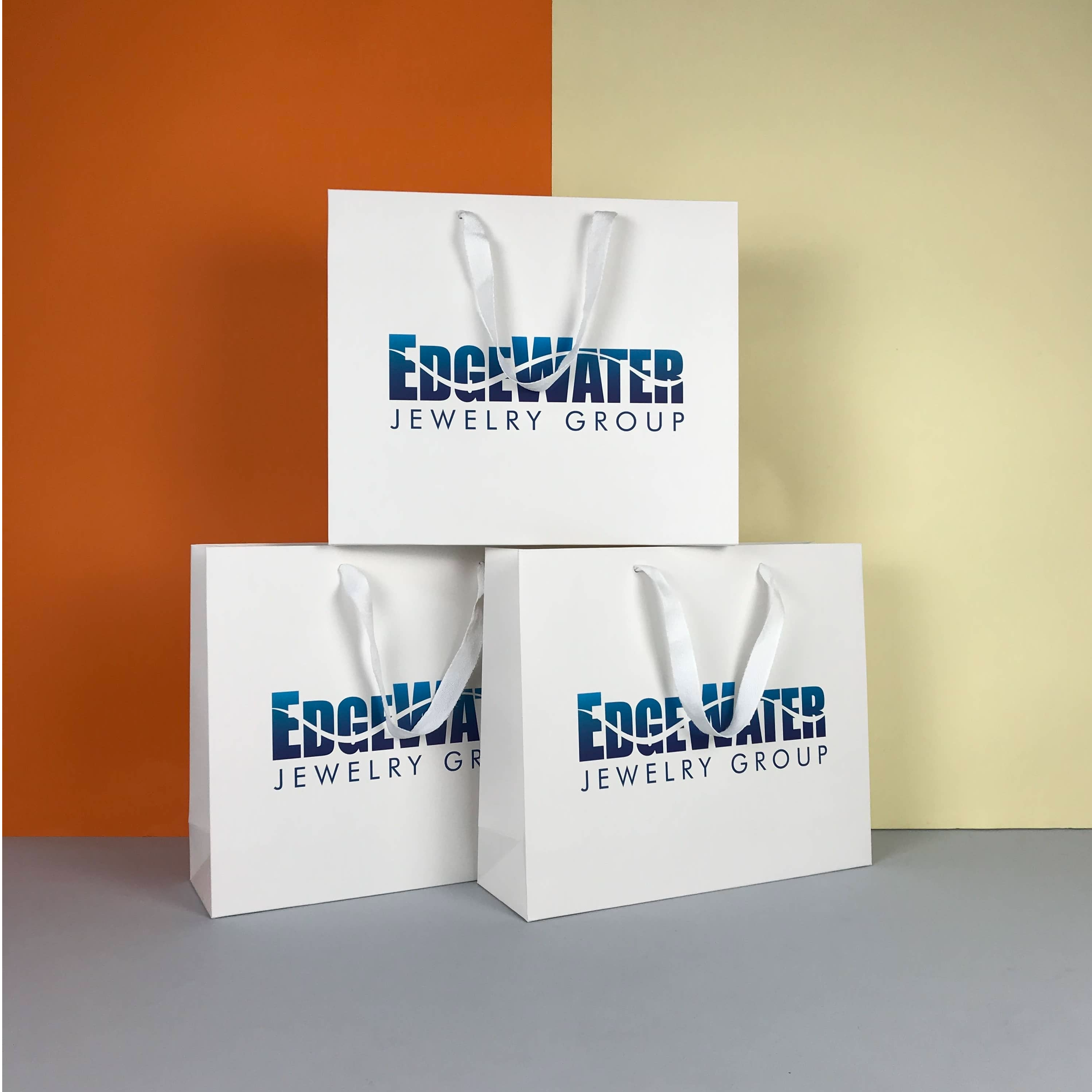 Bolsas de papel blanco personalizados con logotipo para pequeñas tiendas minoristas para bolsas de papel de supermercado