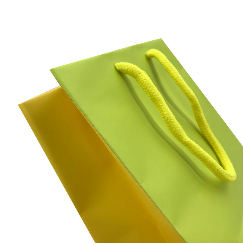 Bolso de compras de papel de colores surtidos único con logotipo impreso