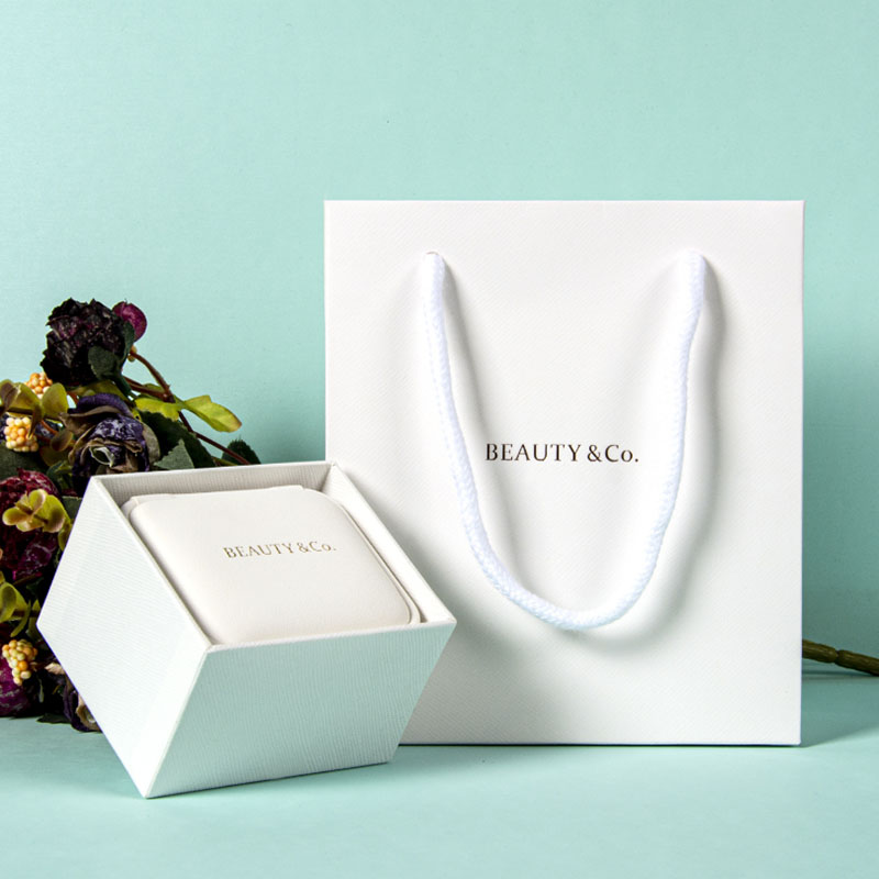 Bolsa de papel para joyería Lipack Fashion Kraft con logotipo impreso